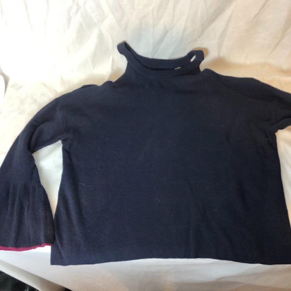 Knitted & Knotted Navy Cold Shoulder Bell Sleeve Sweater Size S.        6